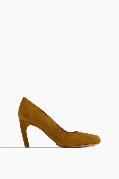 Suede Pump in Mustard